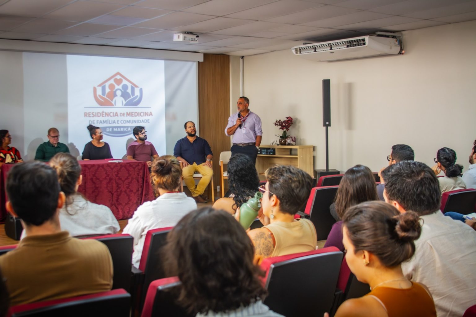 Prefeitura de Maricá cria bolsa para fortalecer formação de médicos da atenção básica